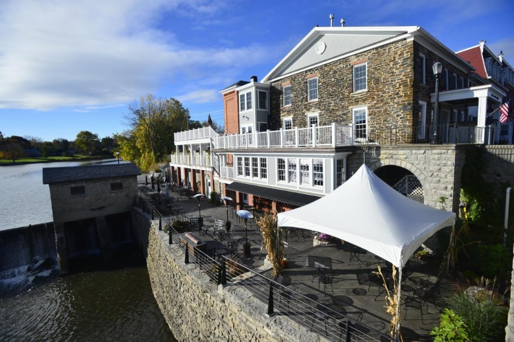 Farmer's Creekside Tavern & Inn Image 13