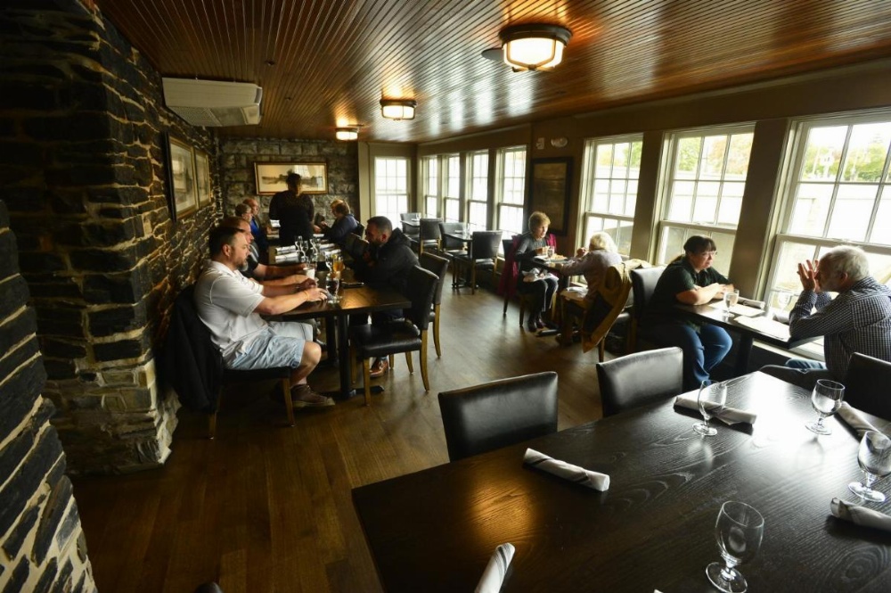 Farmer's Creekside Tavern & Inn Image 14